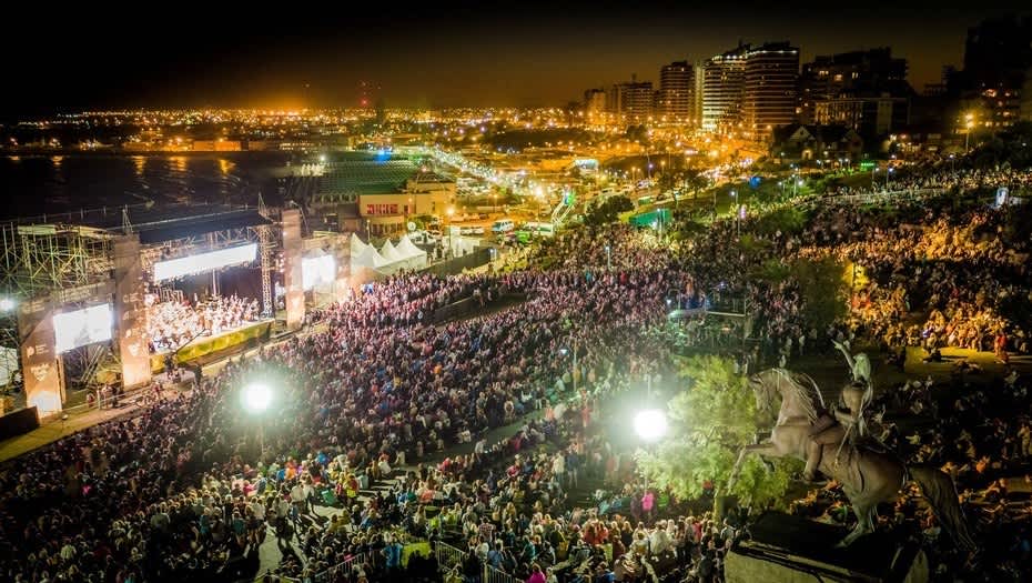 La Filarmónica de Buenos Aires deslumbra a unos 40 mil turistas en Mar del Plata